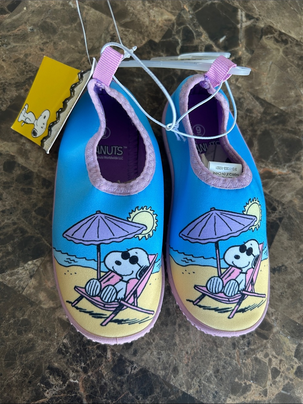 NWT 🆕 Peanuts Kids Water Shoes in Blue, Pink & Yellow with Snoopy Beach size 9